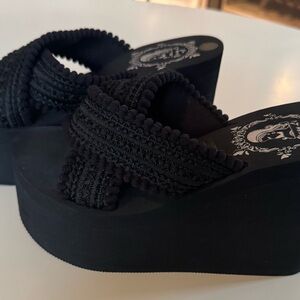 SHEIN Black Platform Shoes with Knitted Straps